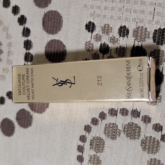 YSL Tatouage Couture Velvet Cream Mattr Stain in 212 Rouge Rebel 6ml - Picture 2 of 8